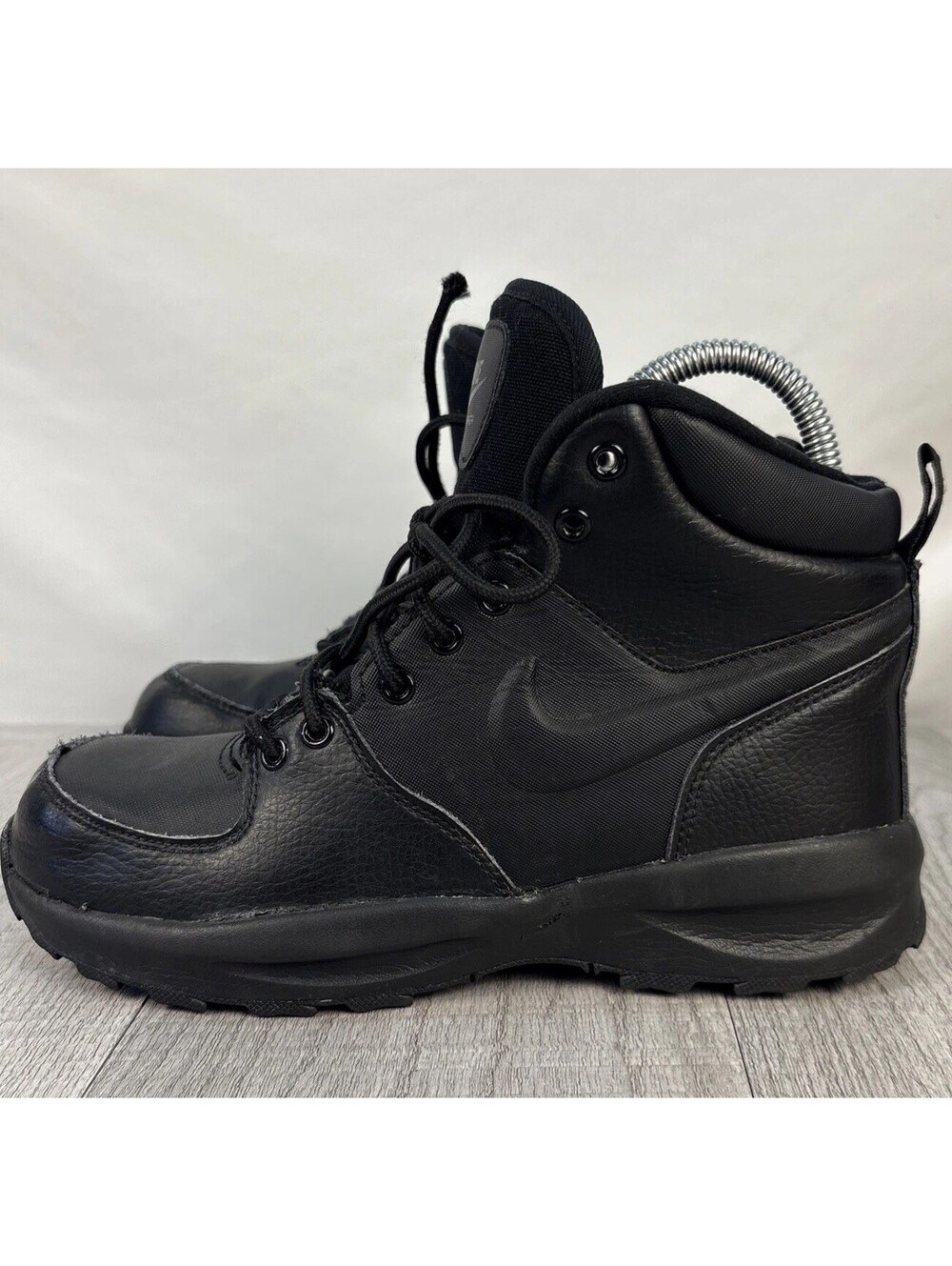 Nike Manoa Leather GS "Triple Black" Boots Size 7.5W / 6Y